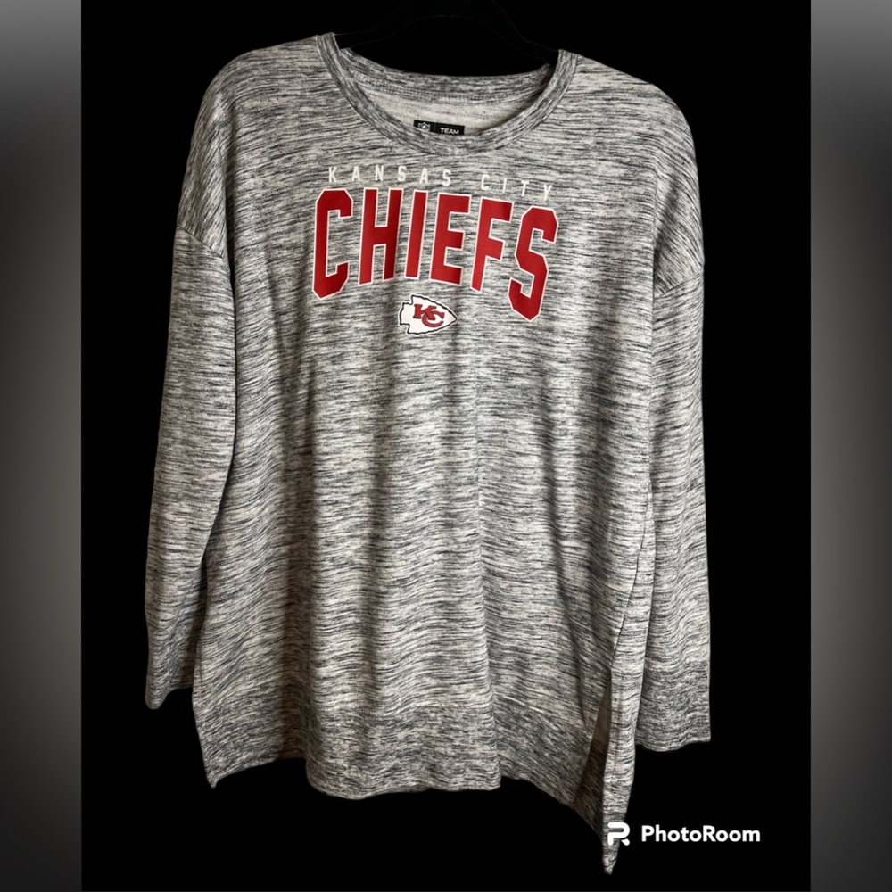 Kansas City Chiefs Football long sleeved sweatshirt, Size Medium